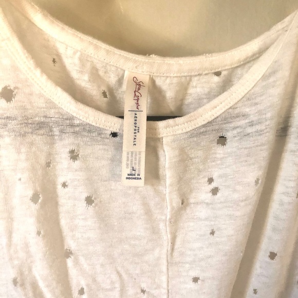 AERO X Sabrina Carpenter | Distressed Crop Top - Picture 5 of 6